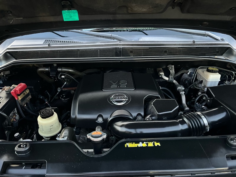 Nissan Titan LE Crew Cab 2WD SWB 2010