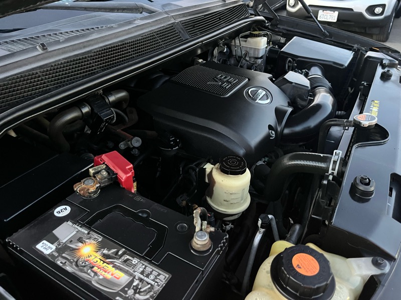 Nissan Titan LE Crew Cab 2WD SWB 2010