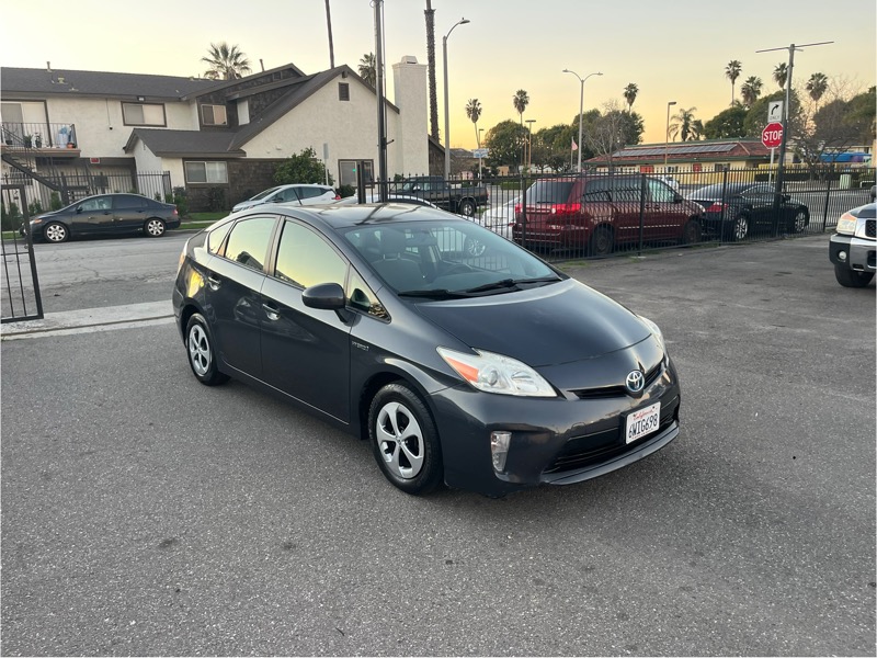 Toyota Prius Prius V 2012