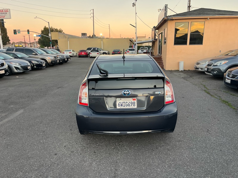 Toyota Prius Prius V 2012