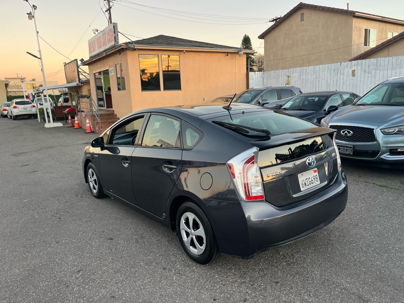Toyota Prius Prius V 2012
