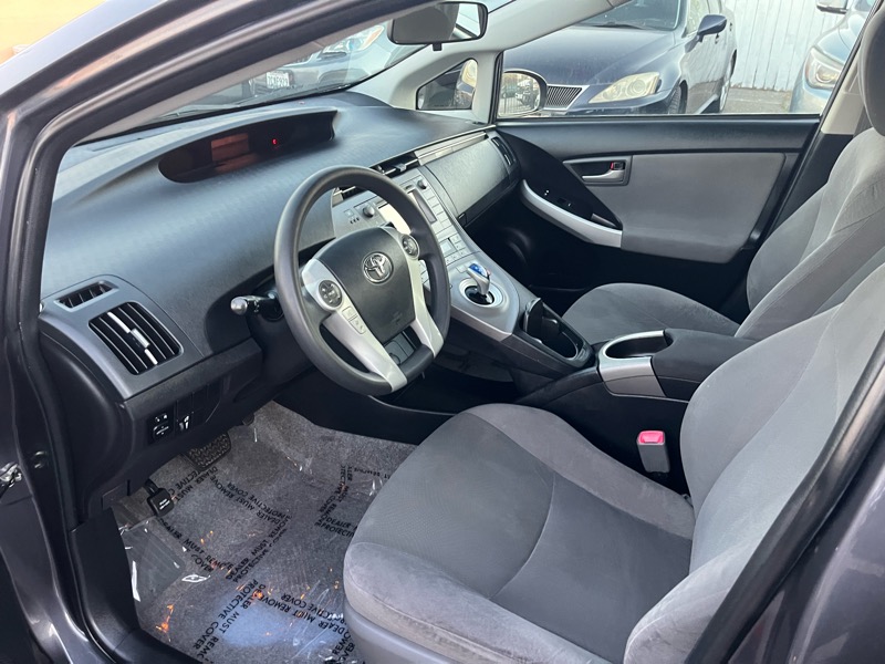 Toyota Prius Prius V 2012