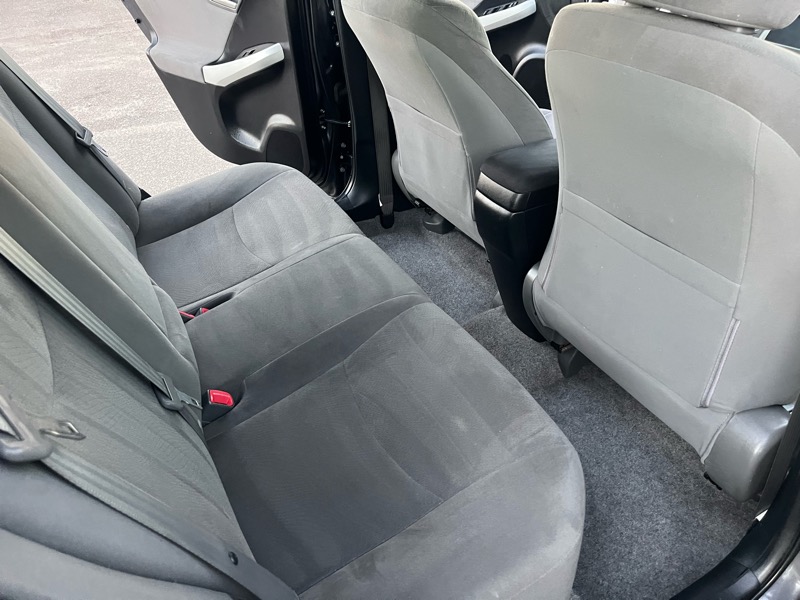 Toyota Prius Prius V 2012