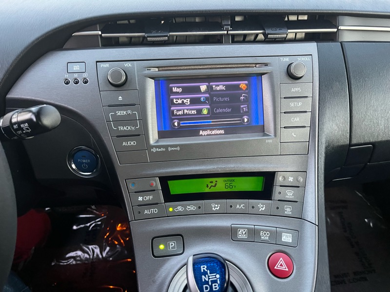 Toyota Prius Prius V 2012