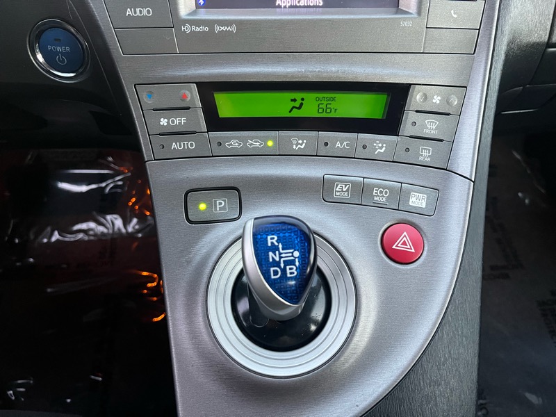 Toyota Prius Prius V 2012