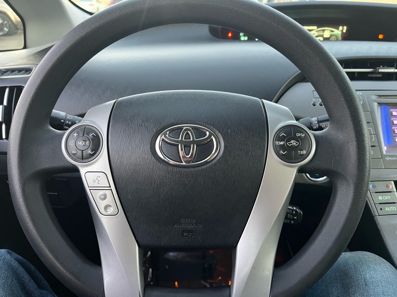 Toyota Prius Prius V 2012