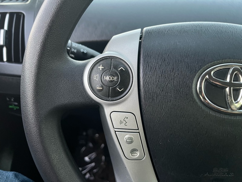 Toyota Prius Prius V 2012