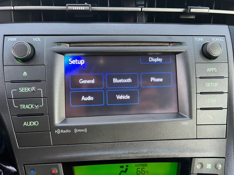 Toyota Prius Prius V 2012