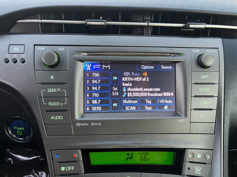 Toyota Prius Prius V 2012