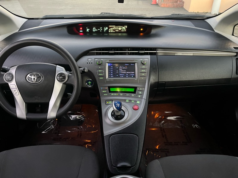 Toyota Prius Prius V 2012