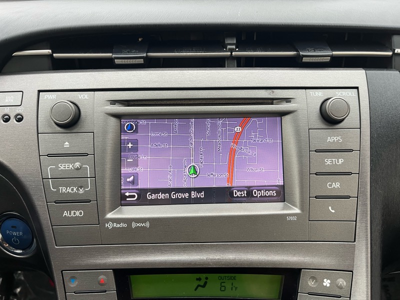 Toyota Prius Prius V 2012