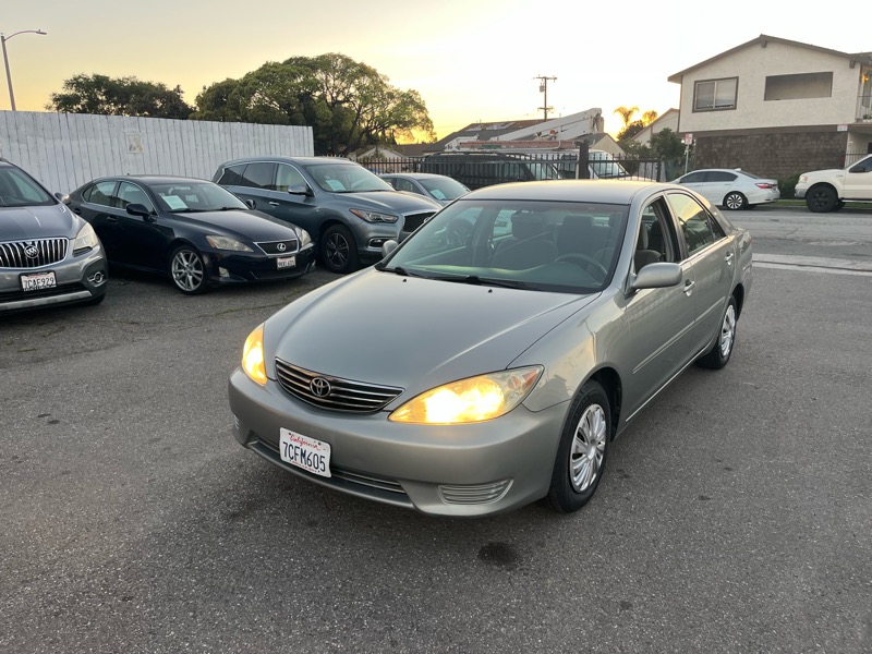 2005 Toyota Camry LE
