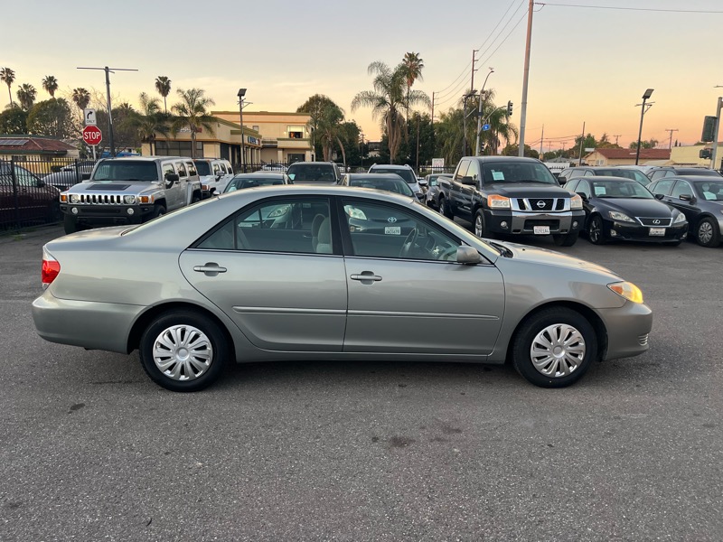 Toyota Camry LE 2005