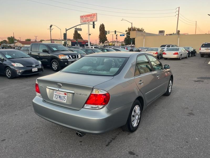 Toyota Camry LE 2005