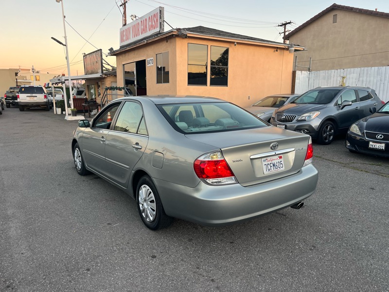 Toyota Camry LE 2005