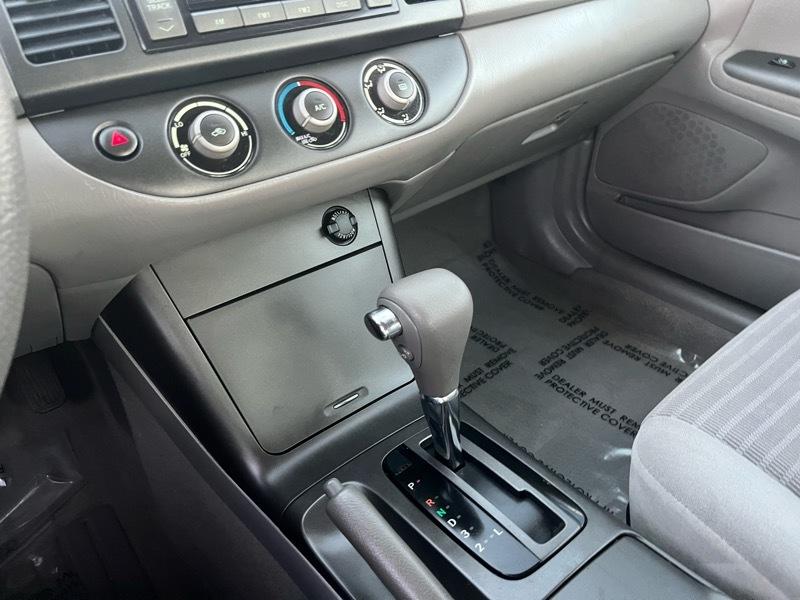 Toyota Camry LE 2005
