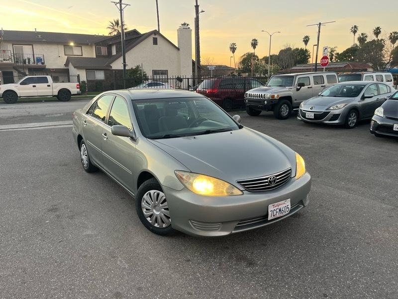 Toyota Camry LE 2005