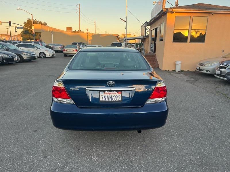 Toyota Camry Standard 2006