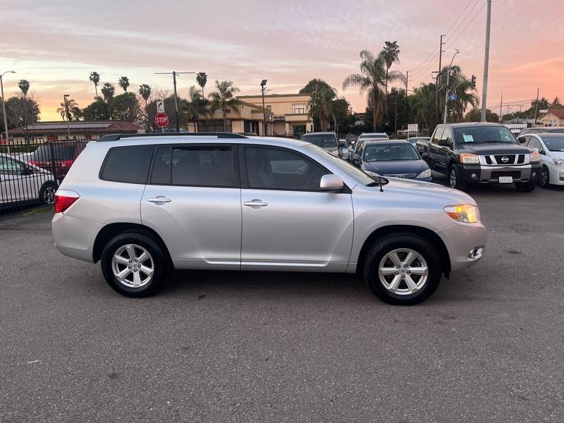 Toyota Highlander Base 2WD 2009