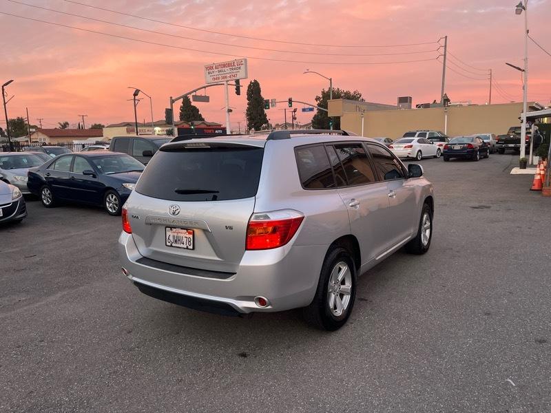 Toyota Highlander Base 2WD 2009