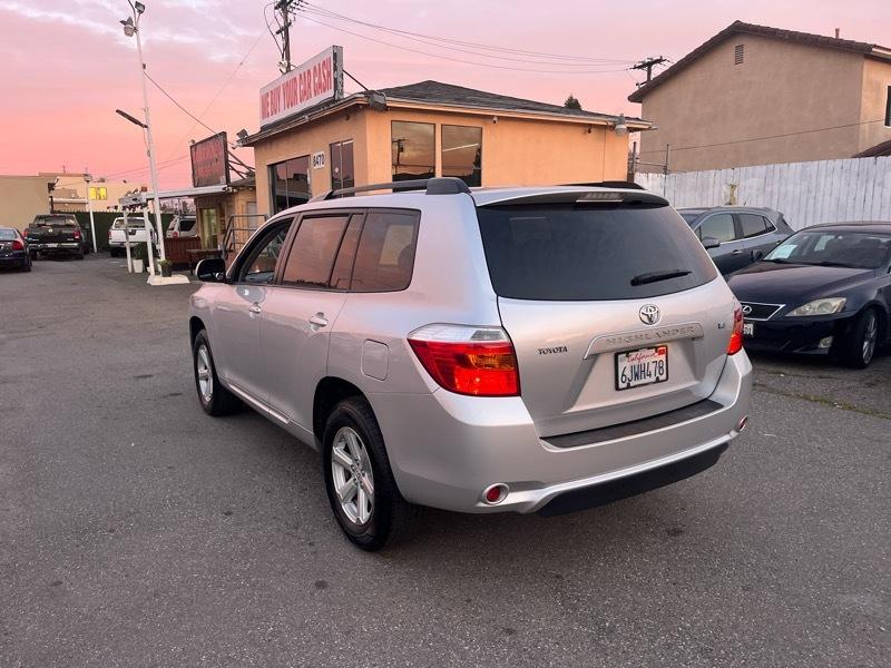 Toyota Highlander Base 2WD 2009