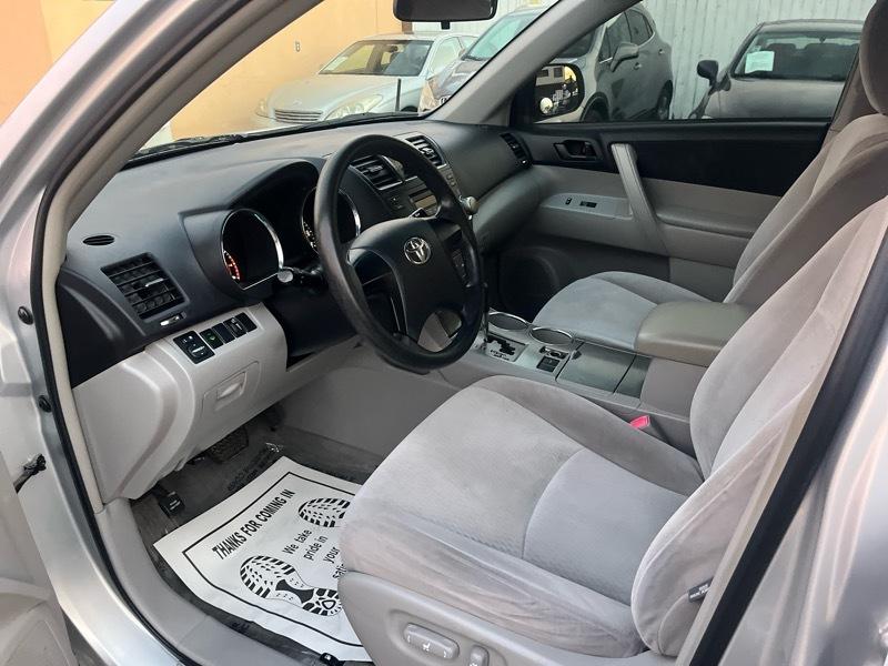 Toyota Highlander Base 2WD 2009