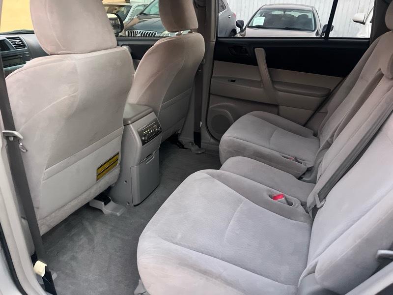 Toyota Highlander Base 2WD 2009