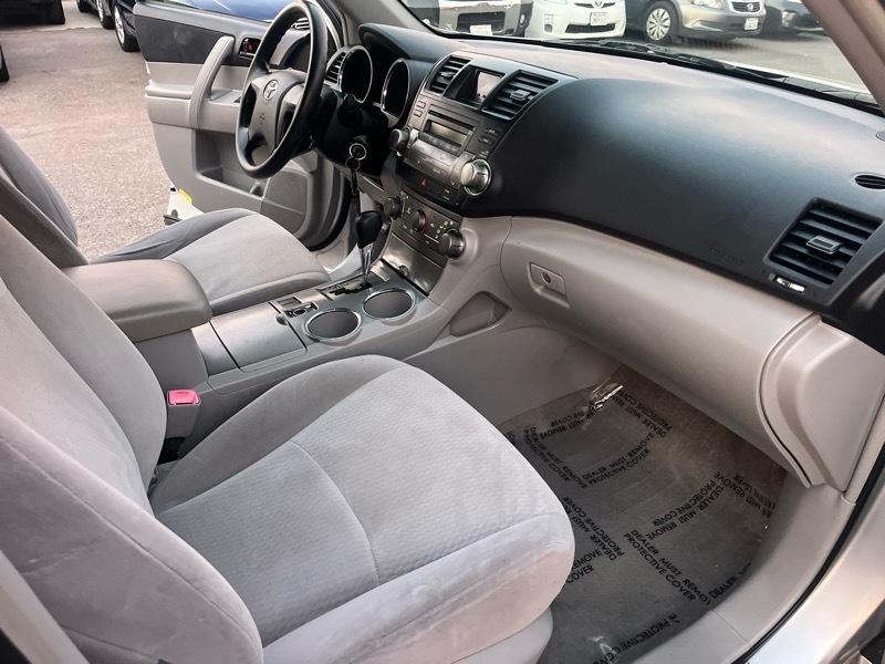 Toyota Highlander Base 2WD 2009