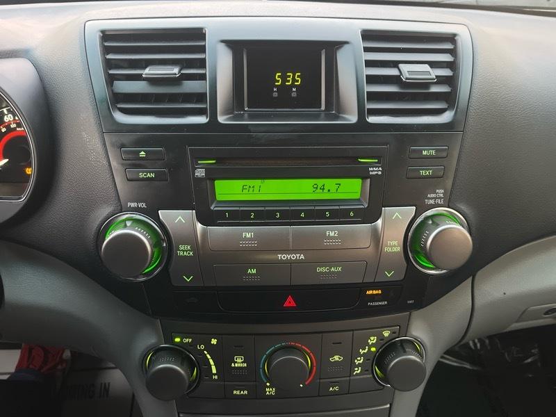 Toyota Highlander Base 2WD 2009