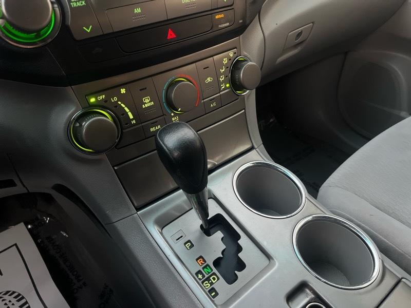 Toyota Highlander Base 2WD 2009