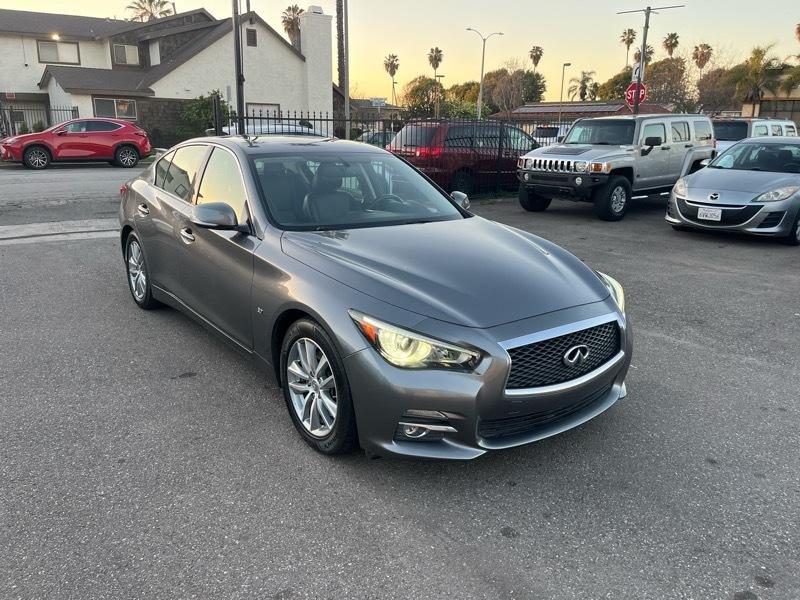 Infiniti Q50 Base 2015