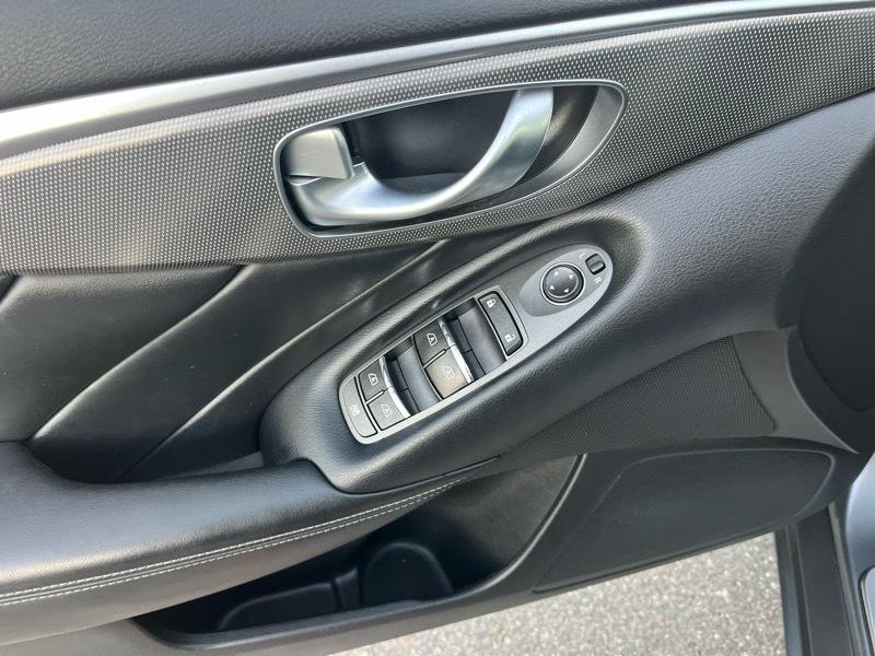 Infiniti Q50 Base 2015