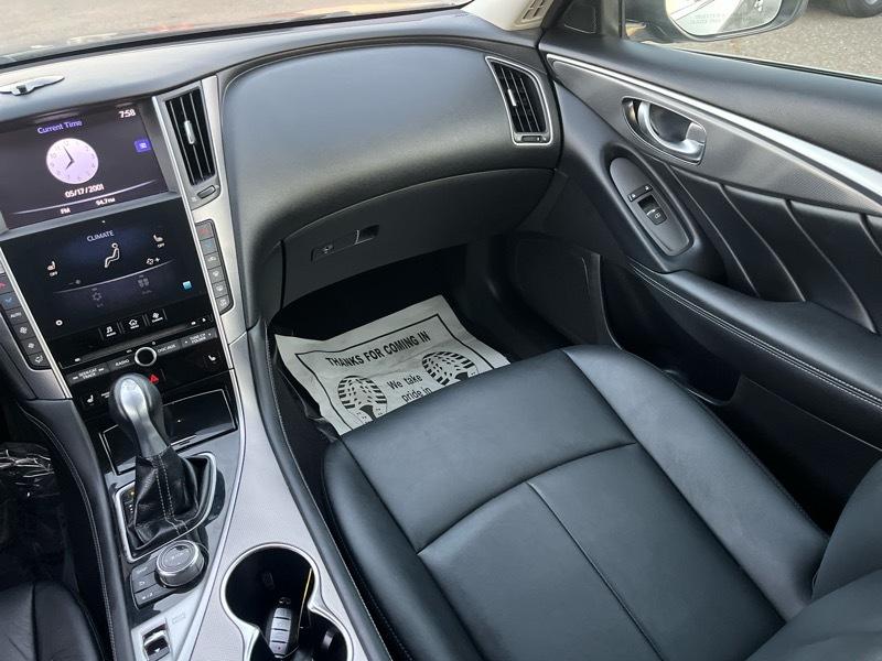 Infiniti Q50 Base 2015