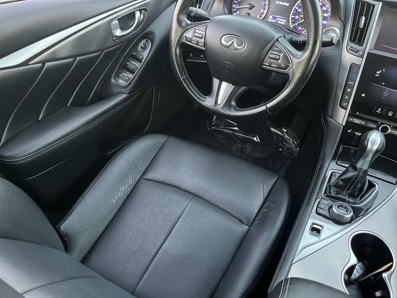 Infiniti Q50 Base 2015
