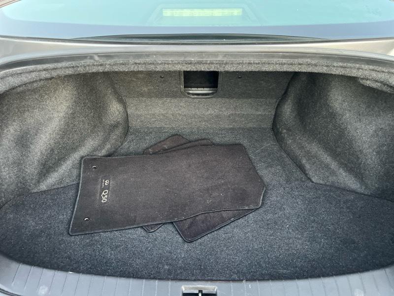 Infiniti Q50 Base 2015