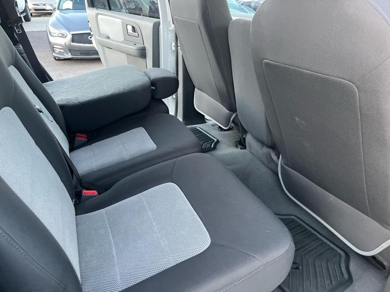 Ford Expedition XLS 2WD 2006