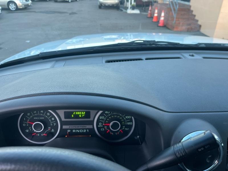 Ford Expedition XLS 2WD 2006