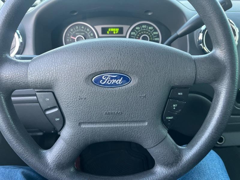 Ford Expedition XLS 2WD 2006