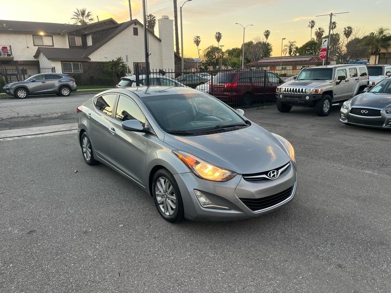 Hyundai Elantra SE 6AT 2015