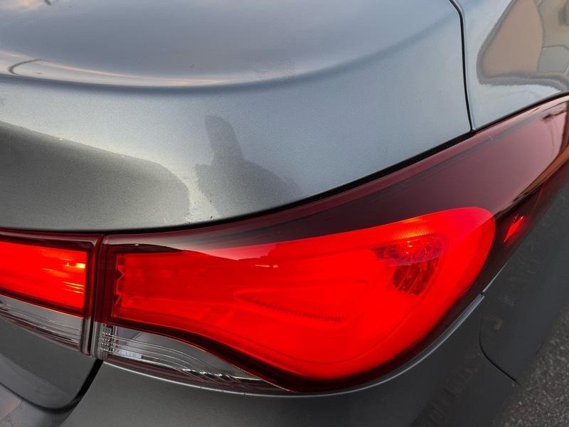 Hyundai Elantra SE 6AT 2015