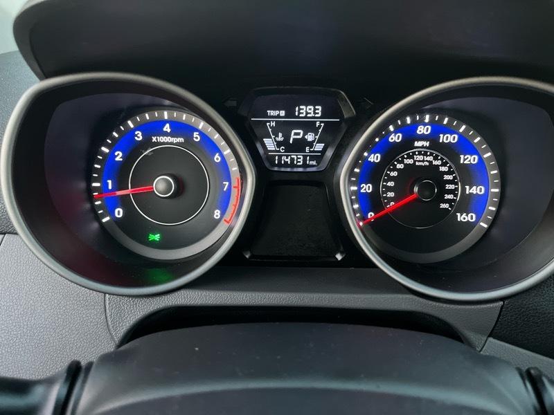 Hyundai Elantra SE 6AT 2015