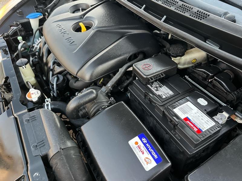 Hyundai Elantra SE 6AT 2015