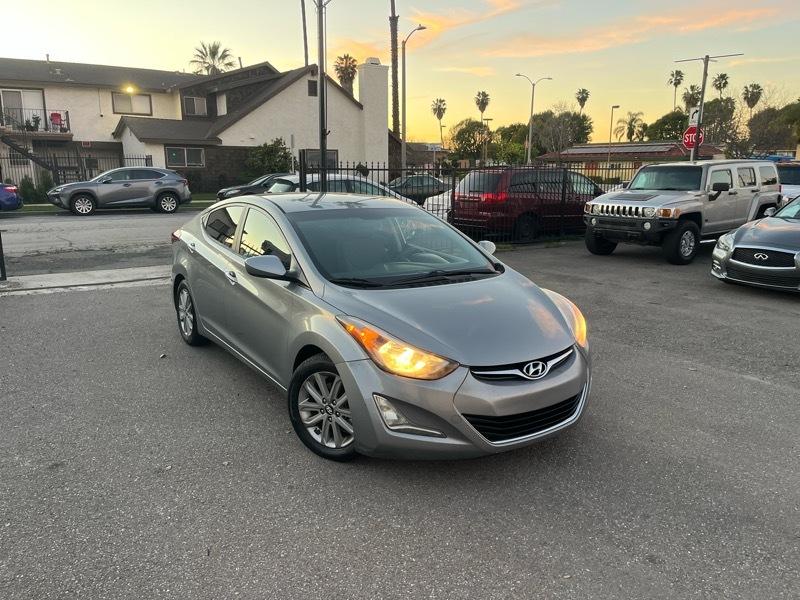 Hyundai Elantra SE 6AT 2015