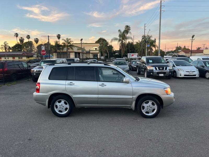 Toyota Highlander Limited V6 2WD 2006