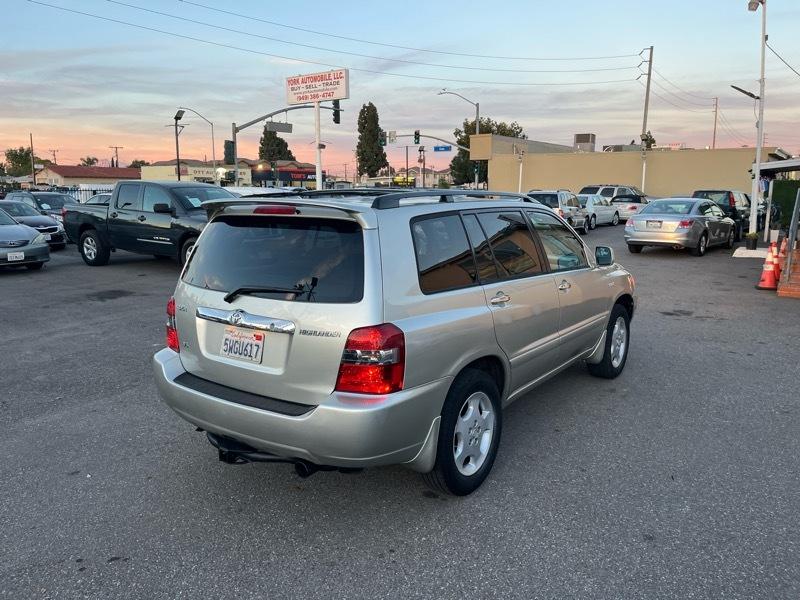 Toyota Highlander Limited V6 2WD 2006