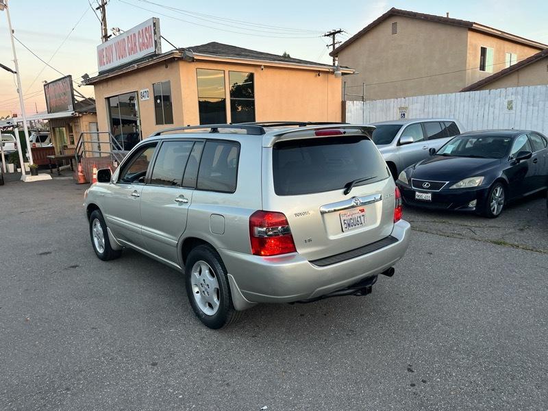 Toyota Highlander Limited V6 2WD 2006