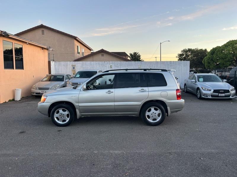 Toyota Highlander Limited V6 2WD 2006