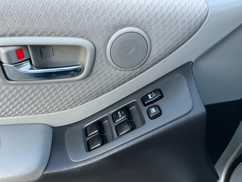 Toyota Highlander Limited V6 2WD 2006