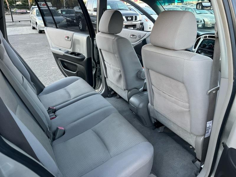 Toyota Highlander Limited V6 2WD 2006