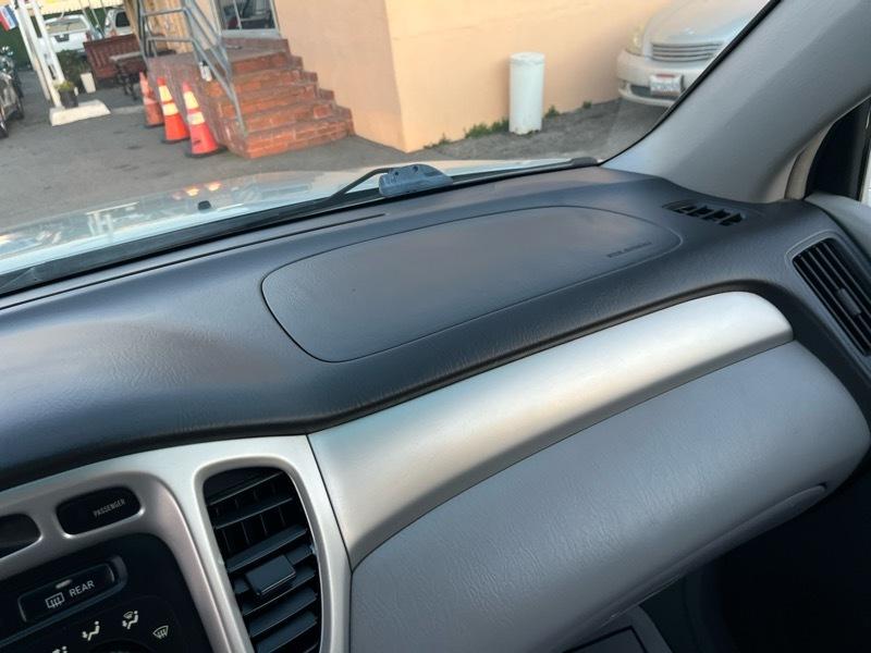 Toyota Highlander Limited V6 2WD 2006